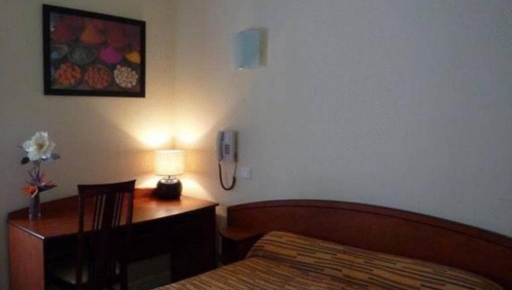 Hotel De La Paix Oloron-Sainte-Marie Kamer foto